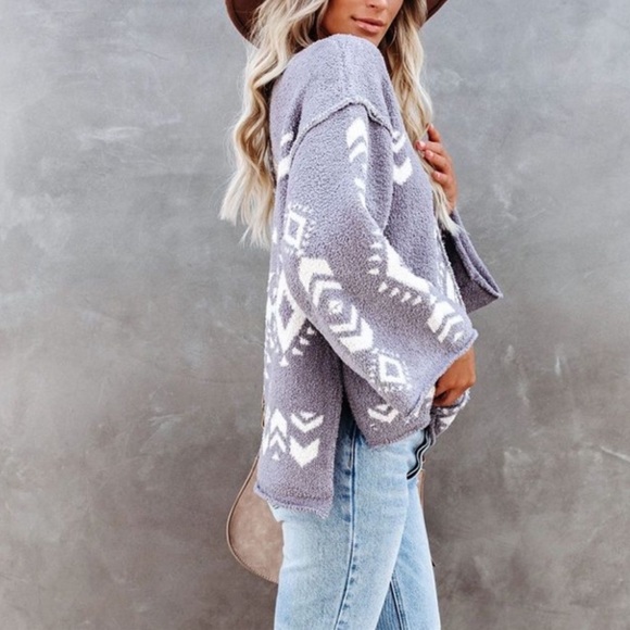 NWT Aztec Print Plush Cozy Chenille Sweater Long Sleeves Comfy - Picture 8 of 11